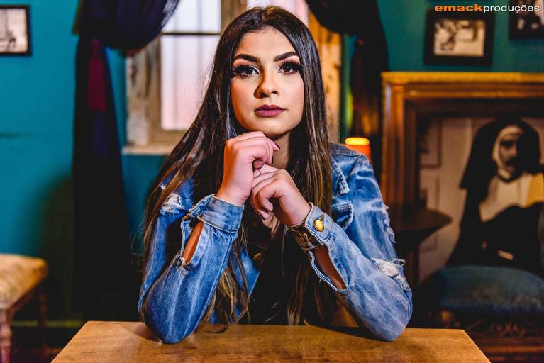 book-15 anos-fotografo-profissional-ensaio fotografico-vestido de 15 anos-castelo-praia-cavalo-gramado-torres-bento goncalves-book urbano-porto alegre