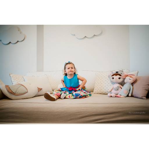 vestido de 1 aninho, um aninho, festinha de 2 anos, vestido baby shark, vestido azul, brincadeira de criança, boneca metoo angela, boneca metoo, boneca de pano, quarto com nuvens, nuvens de decoração, quarto menina