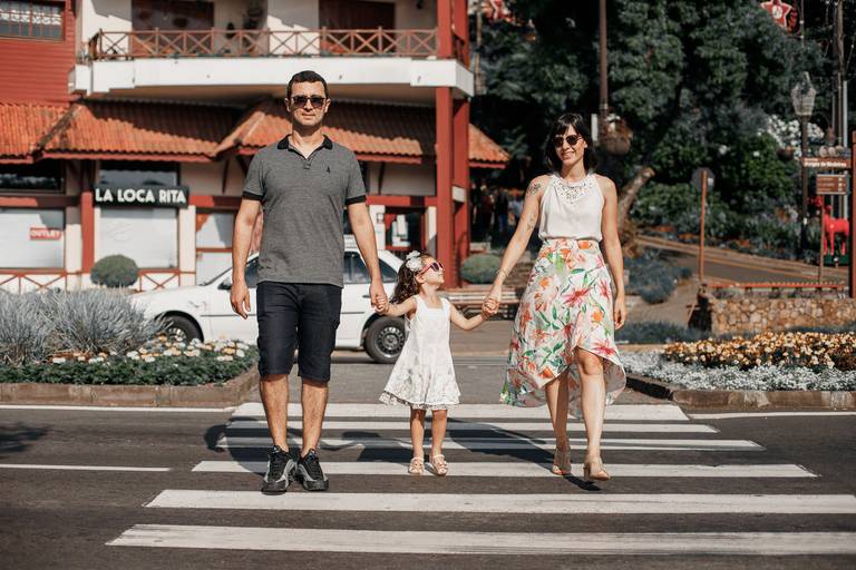 fotografo barato gramado pacote prime gourmet fotos rua torta ensaio fotos  familia criança infantil gramadobook 