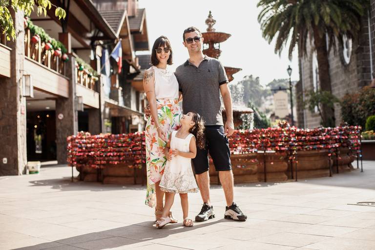 fotografo barato gramado pacote prime gourmet fotos rua torta ensaio fotos  familia criança infantil gramadobook fonte do amor eterno