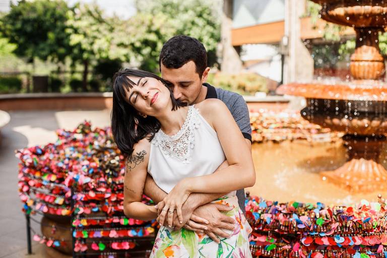 casal fotografo barato gramado pacote prime gourmet fotos rua torta ensaio fotos  familia criança infantil gramadobook fonte do amor eterno