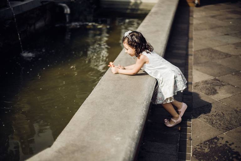 casal fotografo barato gramado pacote prime gourmet fotos rua torta ensaio fotos  familia criança infantil gramadobook fonte do amor eterno