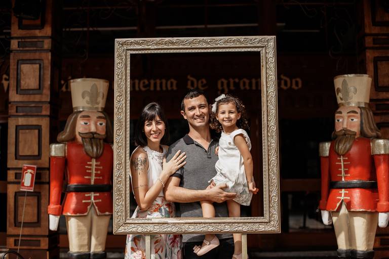 casal fotografo barato gramado pacote prime gourmet fotos rua torta ensaio fotos  familia criança infantil gramadobook praça major nicoletti