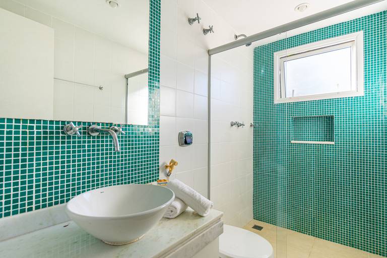 Banheiro Suíte Confortável para 6 pessoas