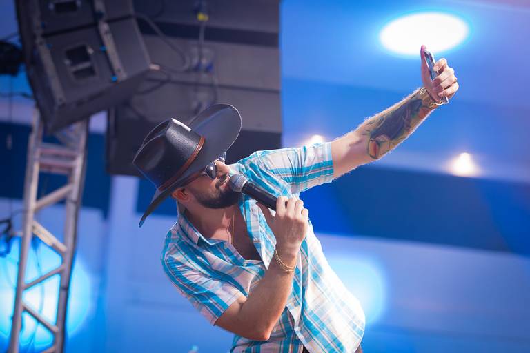 Show com Banda Ao Vivo