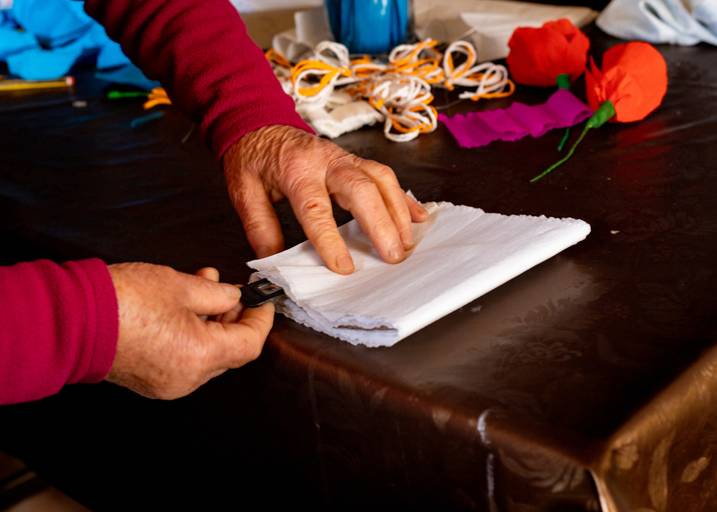 Arte de fazer flores para os tabuleiros de Tomar