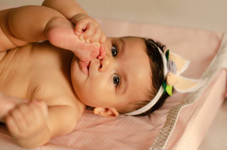 ensaio lifestyle em casa familia niteroi pascoa bebe 