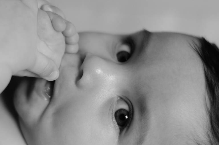 ensaio lifestyle em casa familia niteroi pascoa bebe 