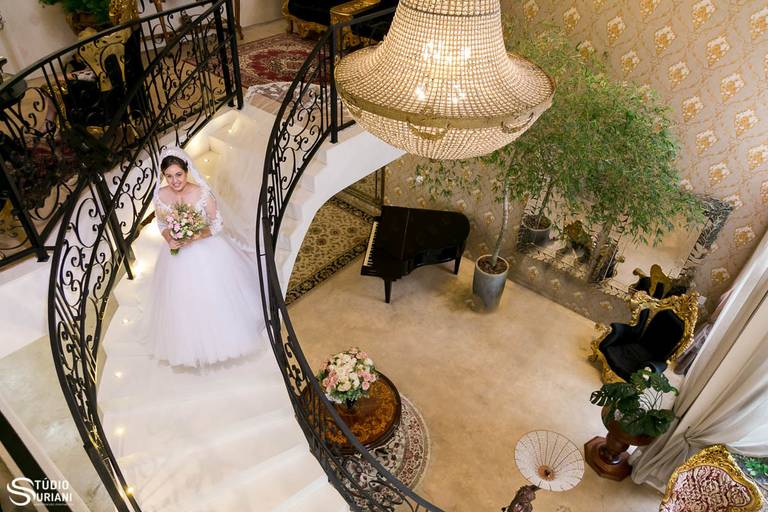 Lindo salão decoração luxuosa para noivas de Uberlândia 