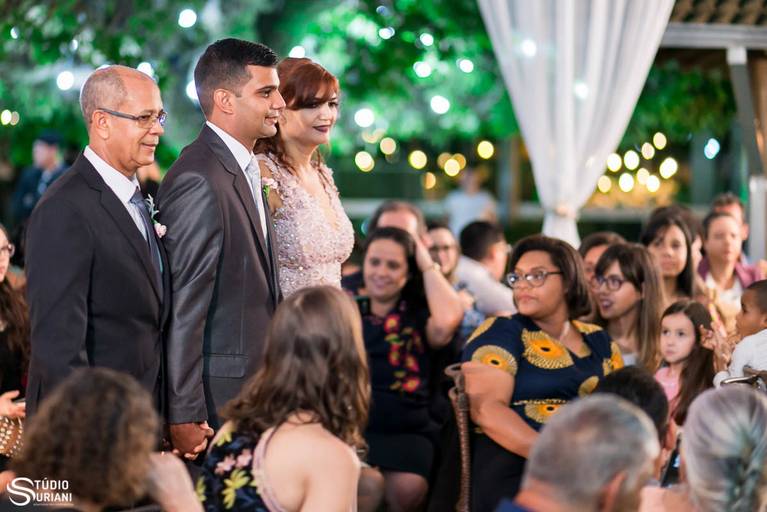 Entrada no noivo no casamento em Uberlândia em Chácara 