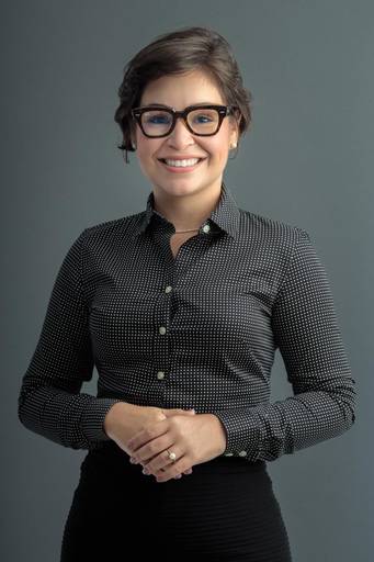 retrato corporativo para jornalistas, youtubers, advogados e arquitetos pelo fotógrafo da cofy film em estúdio profissional para retratos