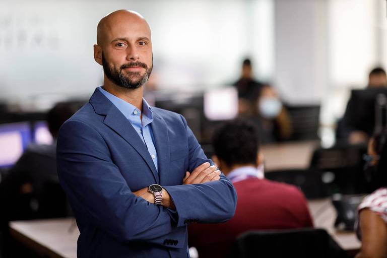 retrato para pastores e advogados ambientadas no escritório do cliente estudio movel