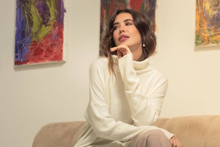 Fotógrafo de moda no Rio de janeiro  fazendo foto de modelo para campanha de inverno da marca Dália franco em galeria de artes no Joá Rio de Janeiro - RJ