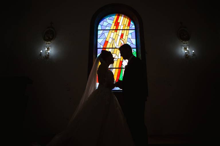 casal na igreja em são miguel 