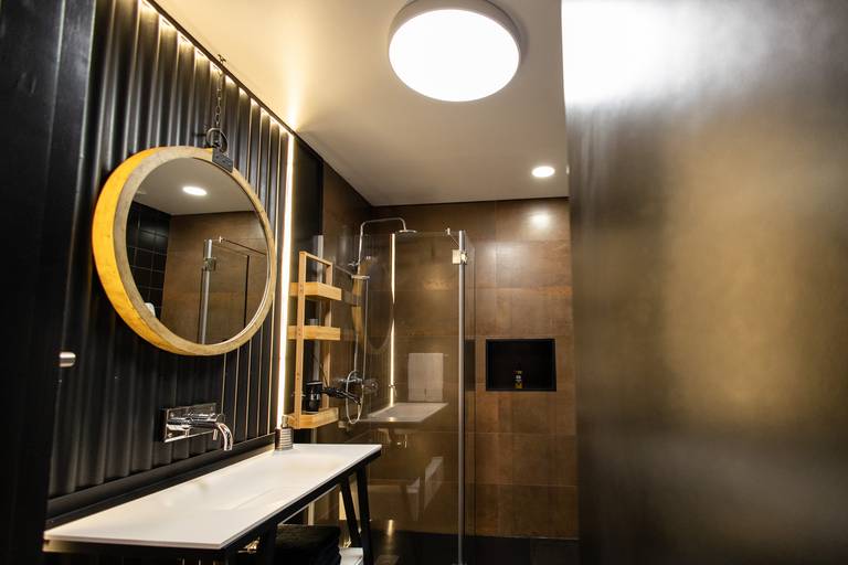 dark studio alojamento - ribeira grande