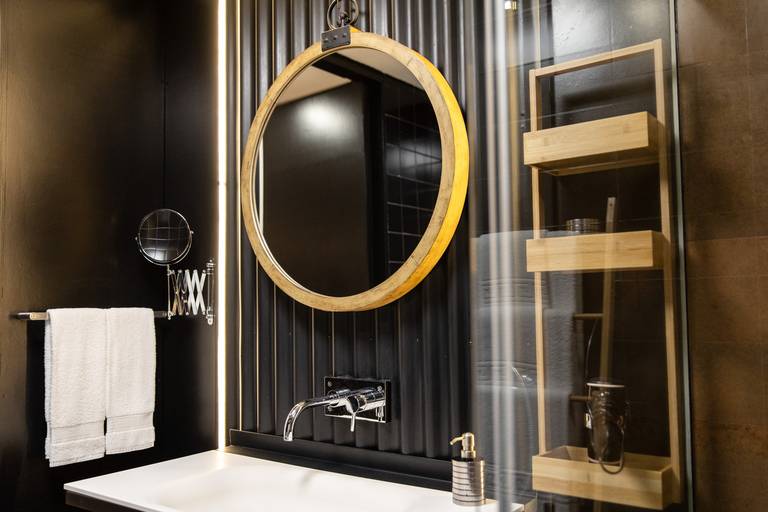 dark studio alojamento - ribeira grande