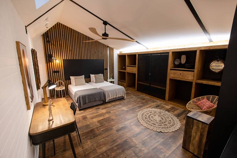 dark studio alojamento - ribeira grande