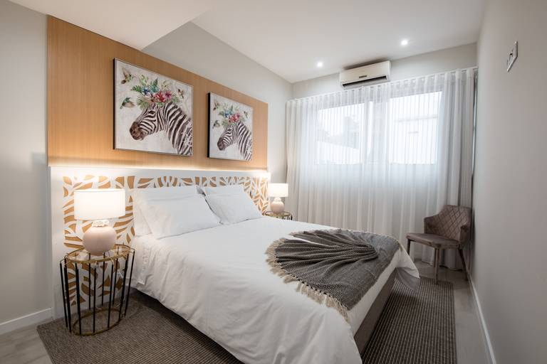 house rodrigues quarto zebras na caloura 