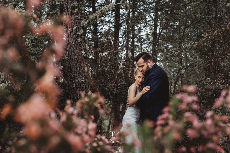 Wedding Destination-Best Photographer-Love the dress-Mondim-Portugal