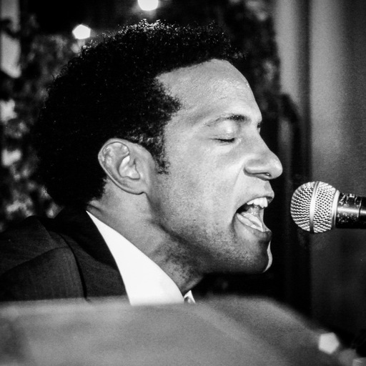 Neno, ex jogador de futebol.