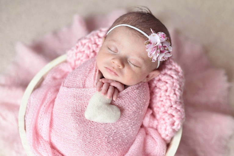 melhorfotografanewborn,sweetphoto,sweetbaby,,melhorfotografadoalgarve, melhorfotografadeportugal,ensaiofotograficorecemnascido,amormaior,sessaodefotos,fotografiaartistica,fineart,bebe,estudiodefotografia,odeceixe,coracao,balde