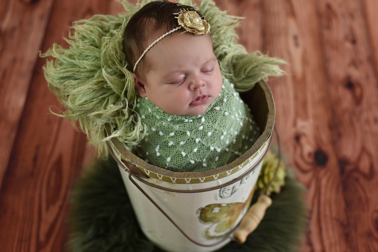 melhorfotografanewborn,estudiofotografia,amormaior, odeceixemaravilha,Algarve,fotografianewborn, sweetbabyfotografia,bebe,recemnascido,grávida, maternidade,fotografiafamilia,balde,susananovaisfotografia,asmaisbonitasfotografias,enroladinho,verde