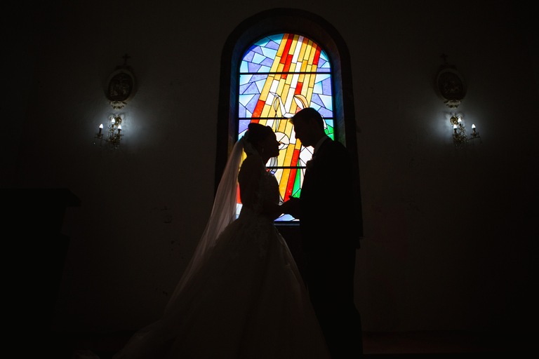 casal na igreja em são miguel 