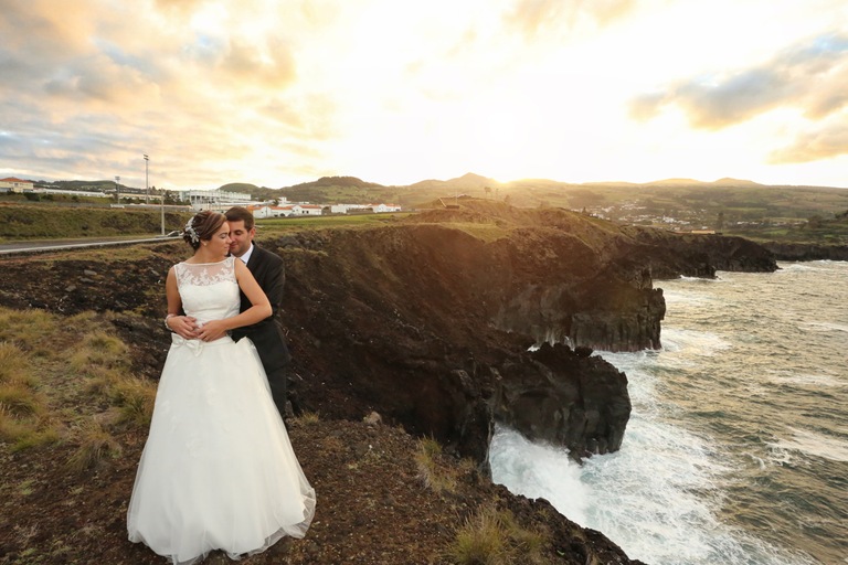 foto no miradouro nas capelas em  são miguel açores
