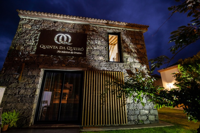 quinta da queiró à noite - sete cidades