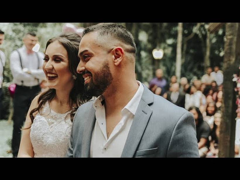 Eles deram o primeiro beijo no Altar  - Laryssa & Felipe