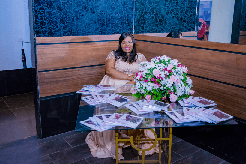 Lançamento de Livro - Luciana Angelica