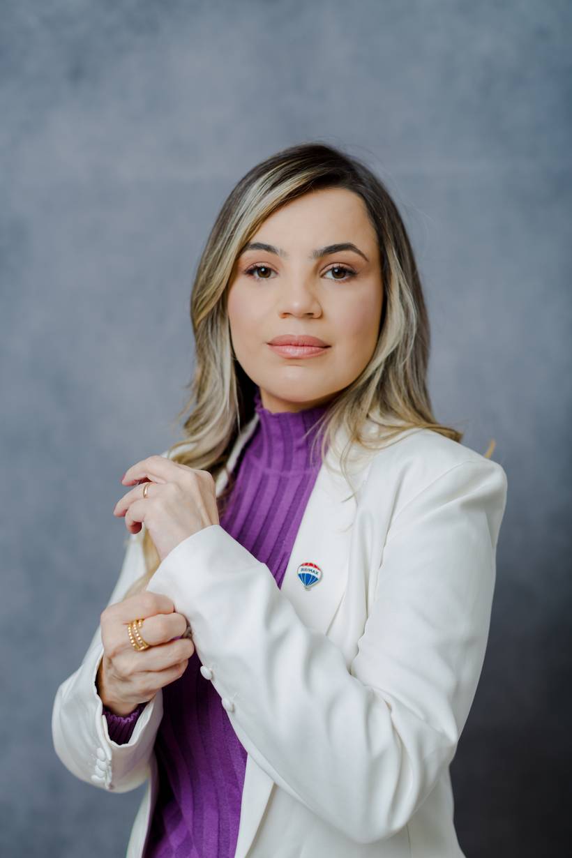 Retrato Izabela Corretora