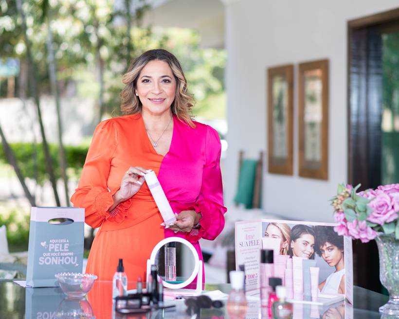 MARY KAY / LU VALENCIA