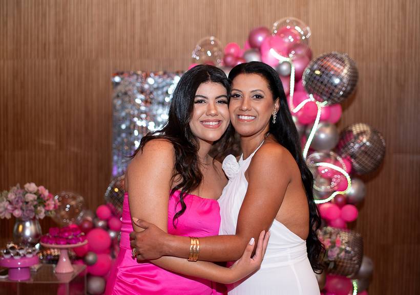 15 anos Laura Camargo