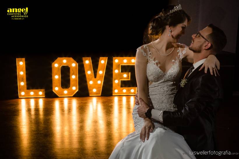 LOVE Iluminado para Locação