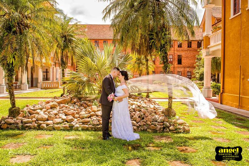 Véu e Outros Acessórios para Locação