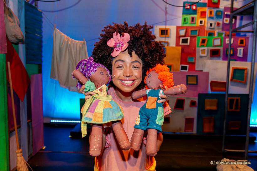 A Menina do Meio do Mundo - Elza Soares para crianças