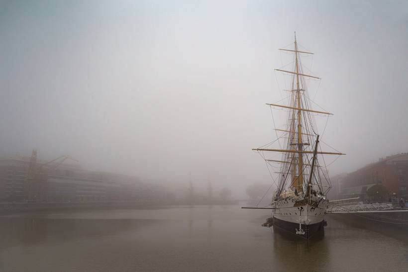 Niebla en Puerto Madero. Buenos Aires