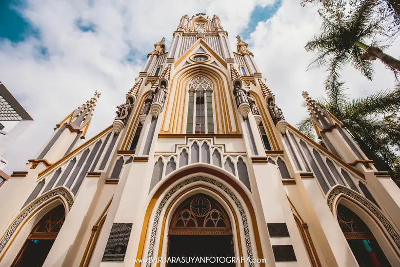 Marcela e Rômulo | Casamento na Basílica de Lourdes e Recanto Cascata da Lagoa - Cerimônia diurna na Igreja