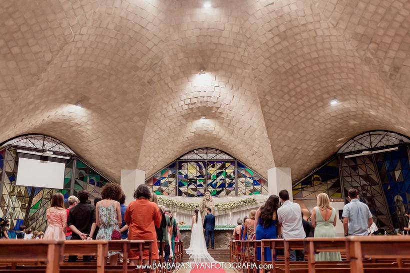 Thaís e André | Casamento no Santuário Arquidiocesano Nossa Senhora de Fátima, BH - Cerimônia noturna em Igreja