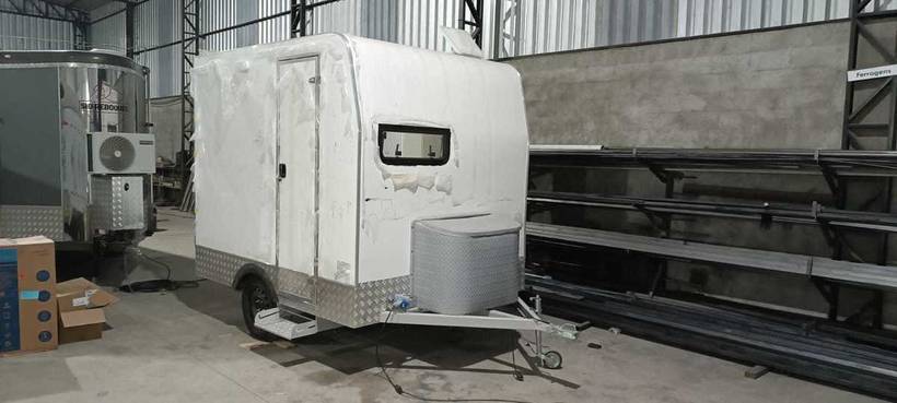 Trailer Compacto, Funcional e Pronto para Viagem