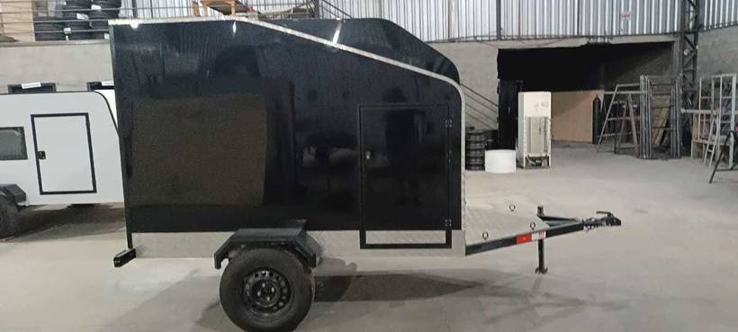 Mini Trailer Preto para ser terminnado a montagem