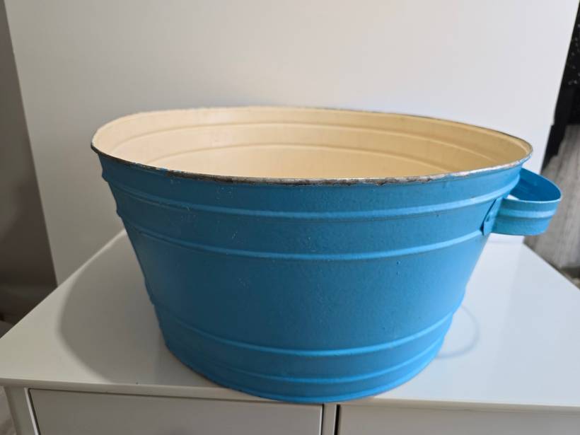 tina rustica azul