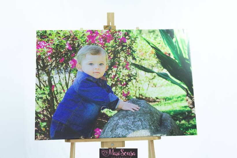 BANNER EM LONA COM ARMAÇÃO DE MADEIRA