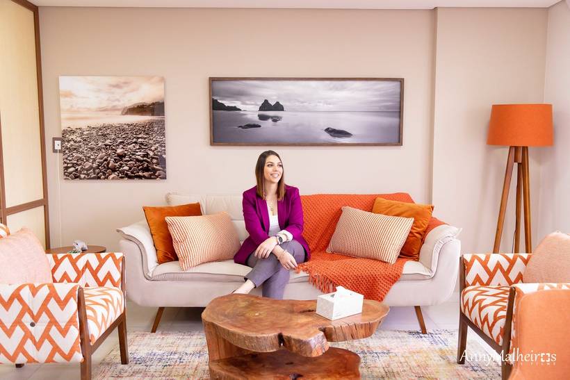 Psicologa Adriana Carneiro