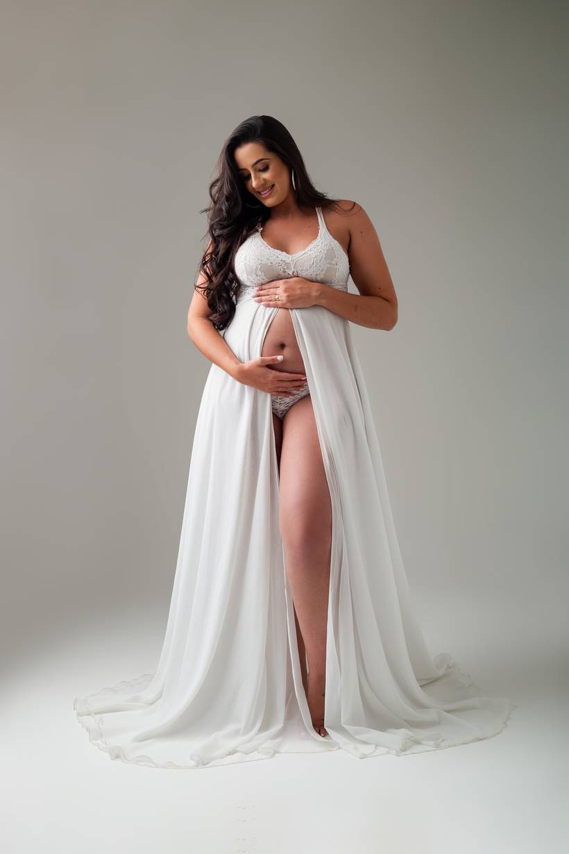 Vestido Branco com Frente Aberta