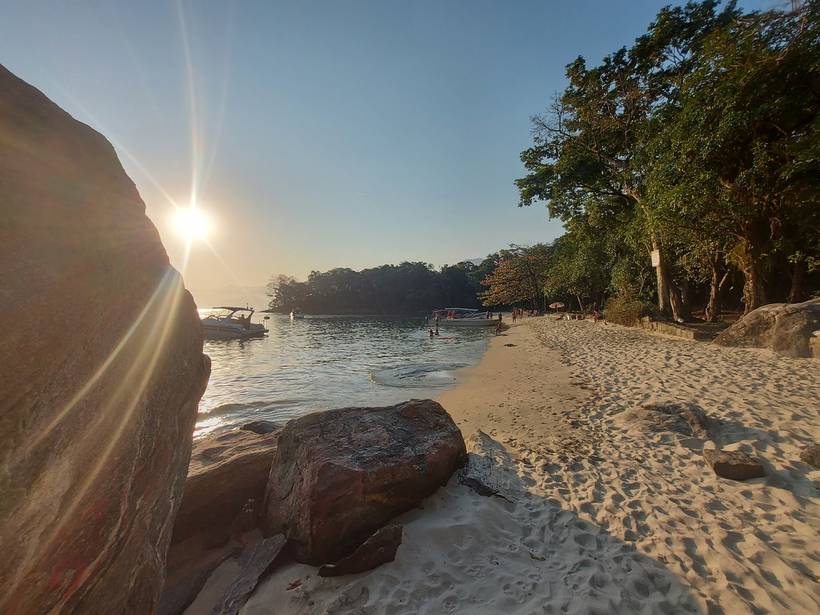 Praia do Canto em Itacuruça