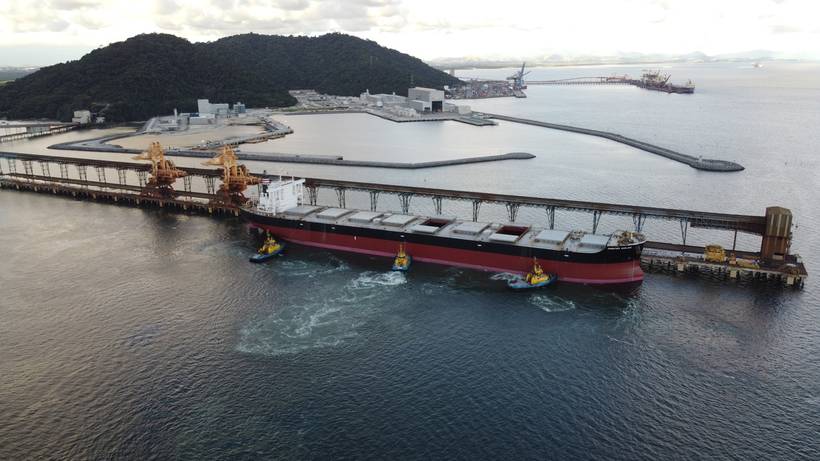 Porto Sudeste e Base de Submarino
