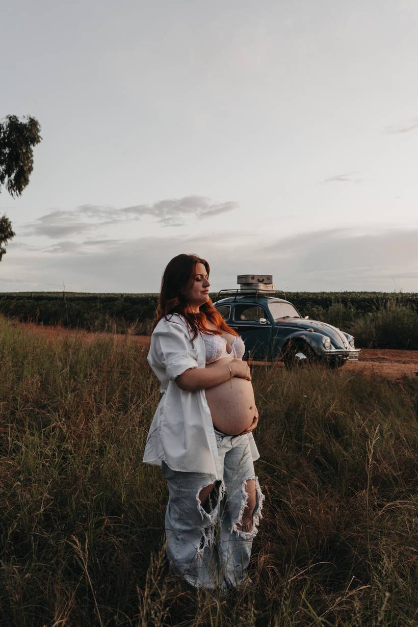 Ensaio gestante com fusca Lari