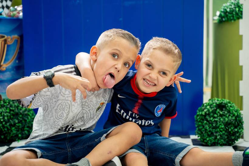 Miguel e Rafael - 7 e 5 anos